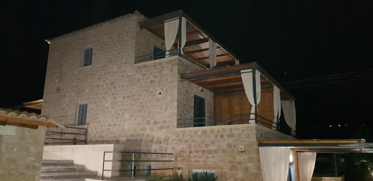 Lithos Guesthouse Kardamili Esterno foto